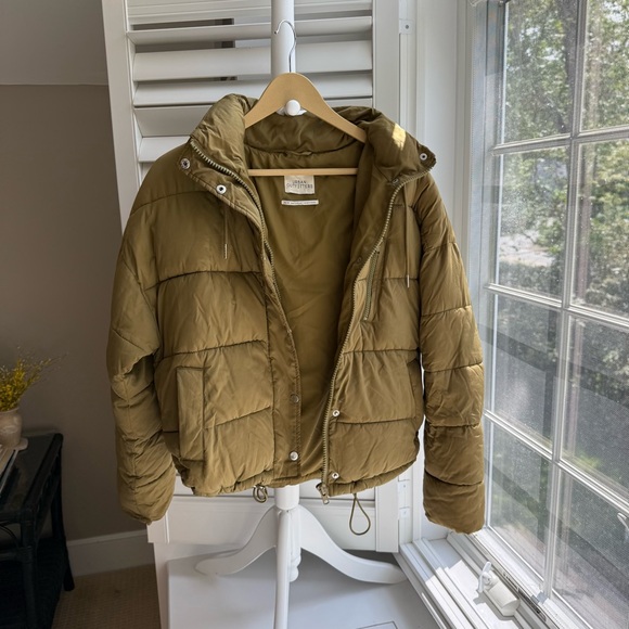 Urban Outfitters Jackets & Blazers - Urban Outfitters Army Green Puffer Coat